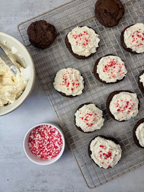 Frosting chocolate chunk cookies 