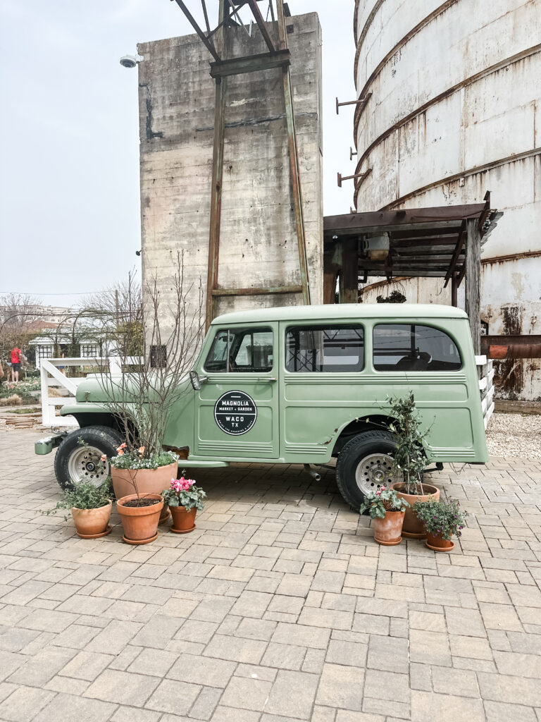 magnolia truck