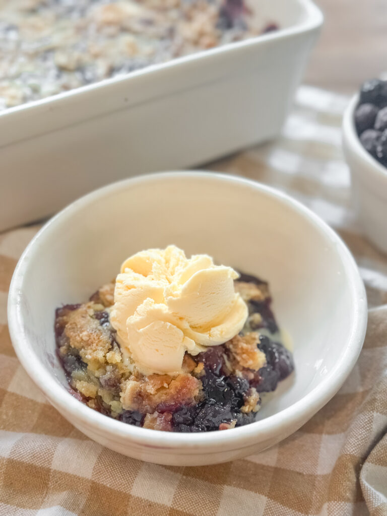 blueberry dump cake